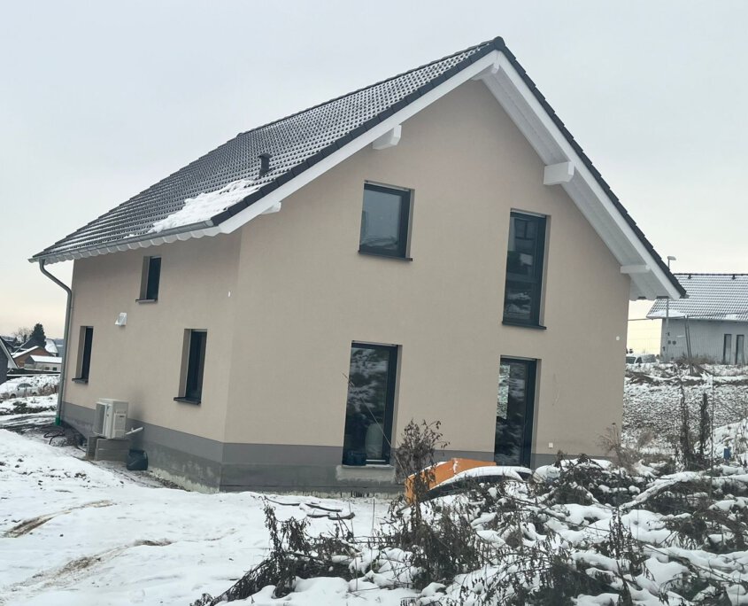 Freistehendes Haus 67