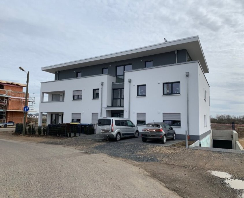 Mehrfamilienhaus 12